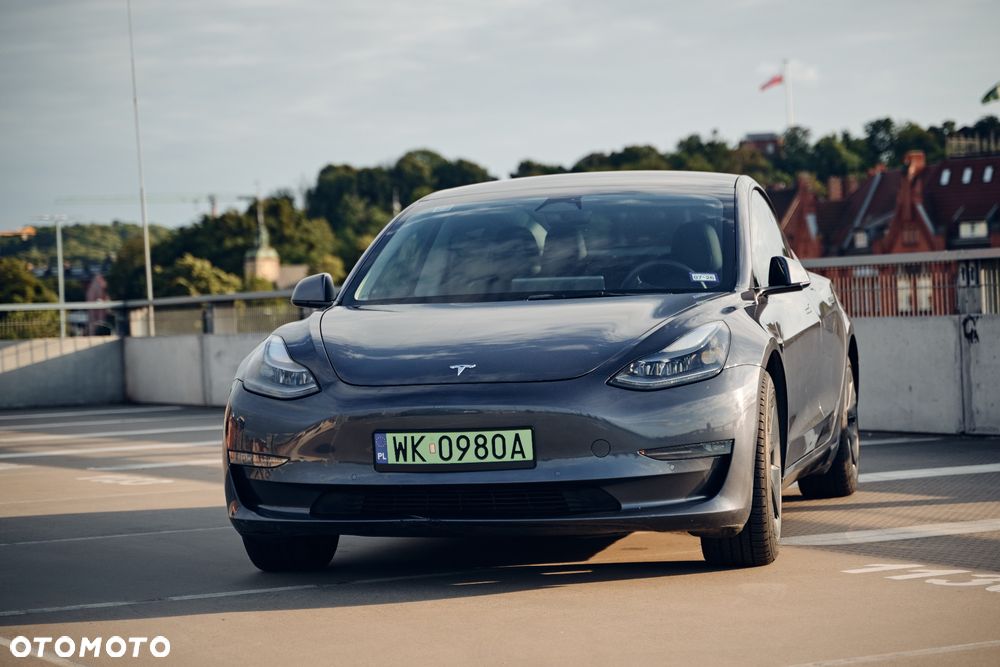 Tesla Model 3 - 2