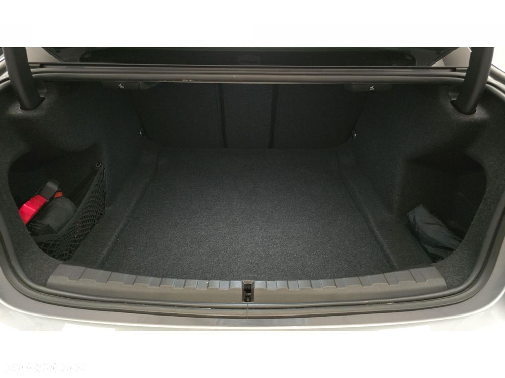 BMW Seria 3 320d xDrive mHEV M Sport - 24
