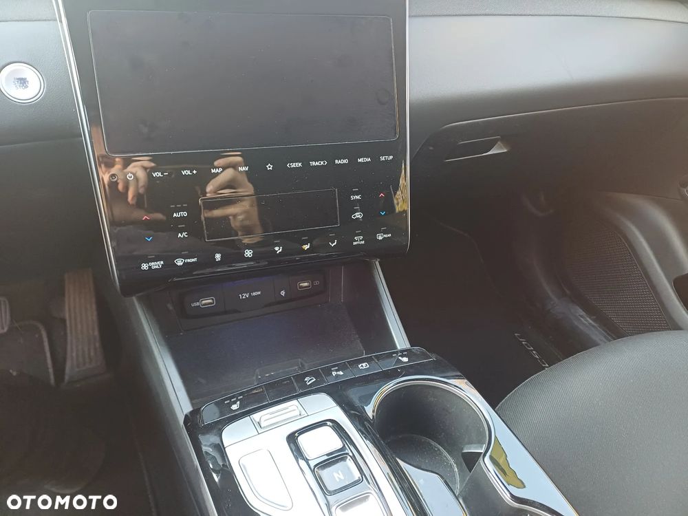 Hyundai Tucson 1.6 T-GDi HEV Executive 2WD - 22