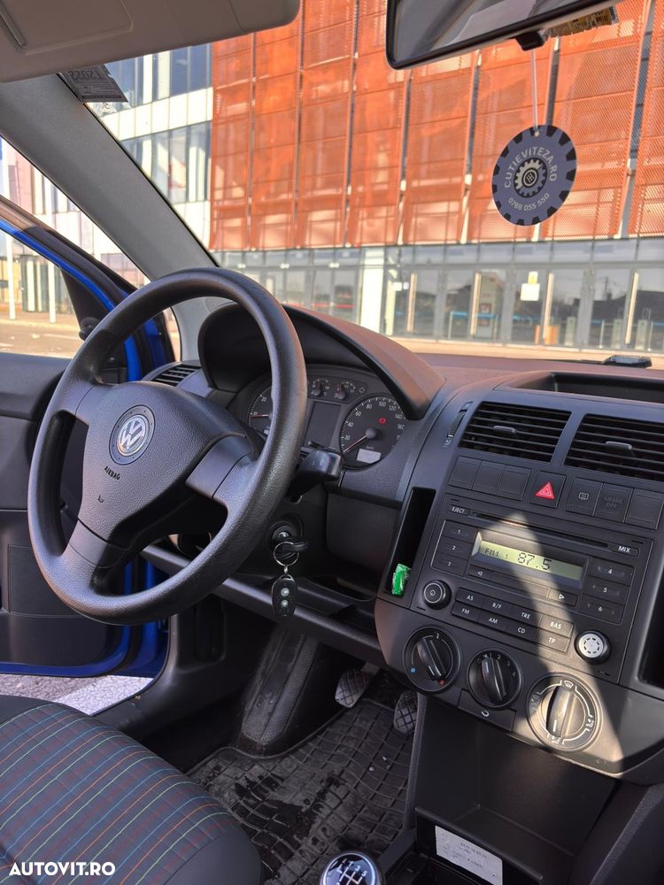 Volkswagen Polo - 4
