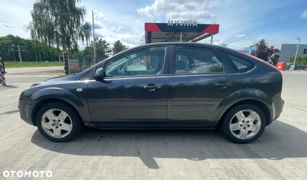 Ford Focus 1.6 16V Ambiente - 3
