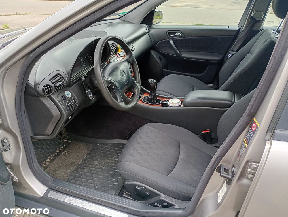 Mercedes-Benz Klasa C 220 T CDI Elegance - 9
