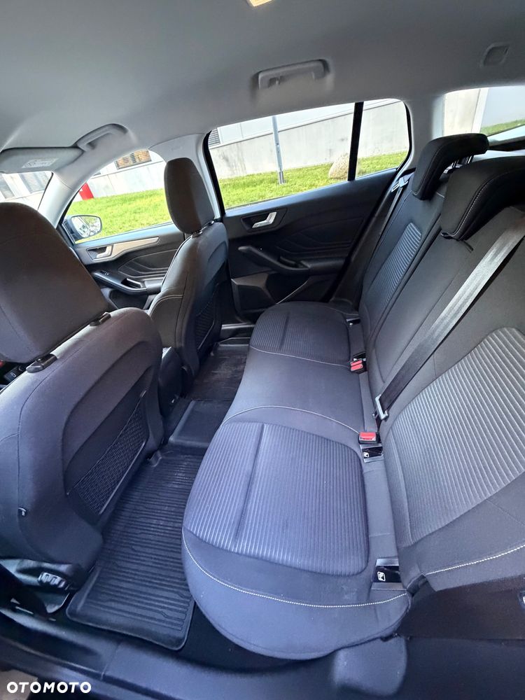 Ford Focus - 8