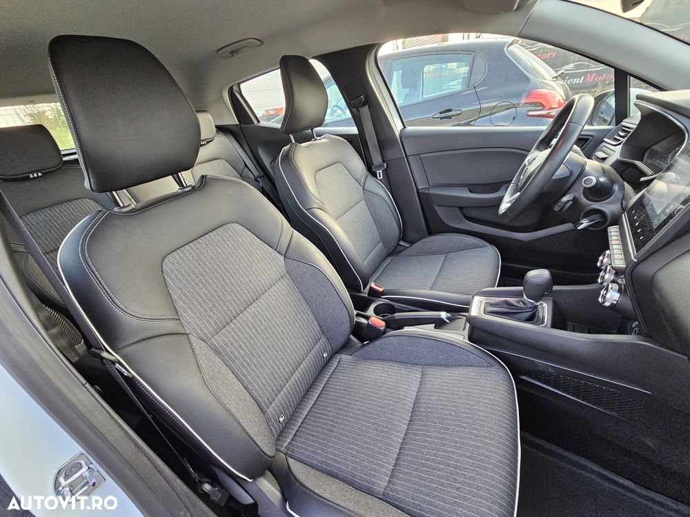 Renault Clio E-TECH Hybrid 140 BUSINESS EDITION - 13