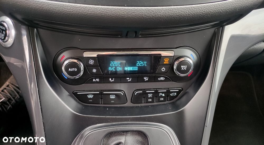 Ford Kuga 2.0 TDCi 2x4 Titanium - 34