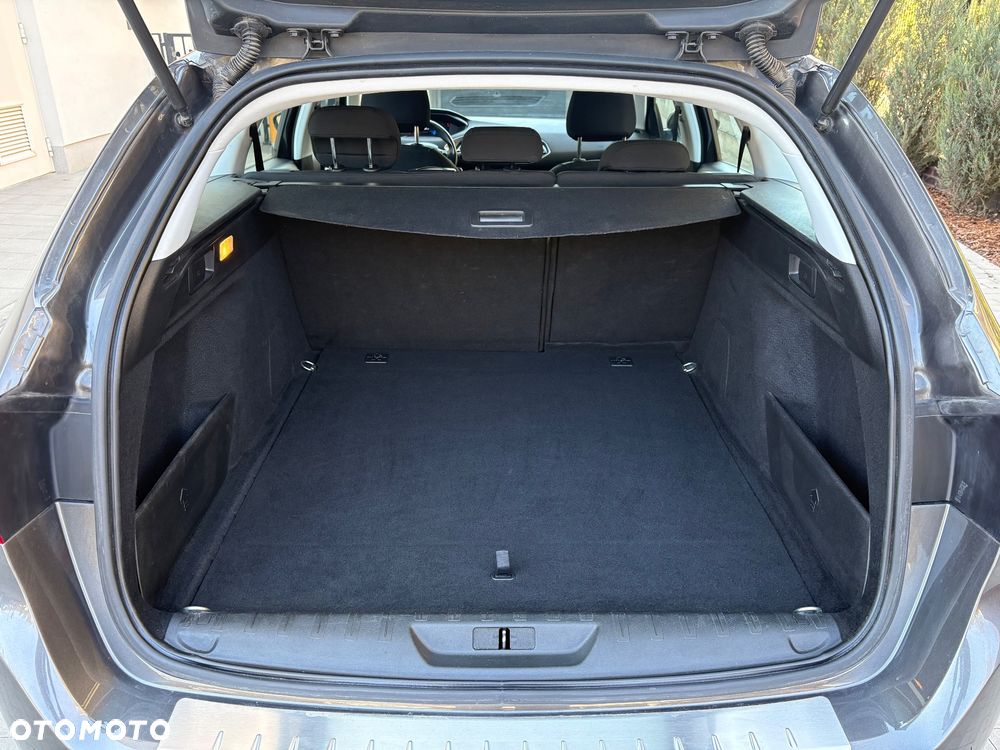 Peugeot 308 1.5 BlueHDi Allure Pack S&S - 29