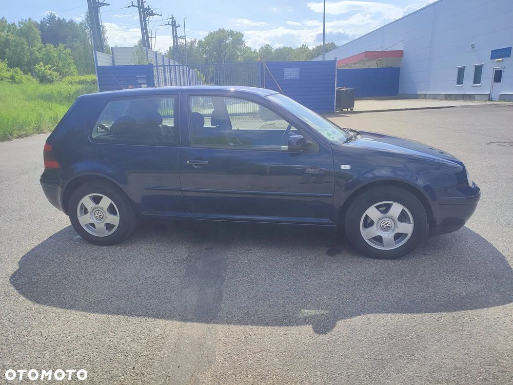 Volkswagen Golf - 6