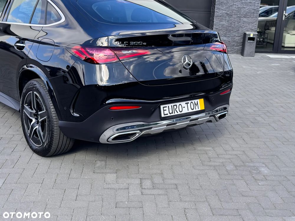 Mercedes-Benz GLC 300 e 4Matic 9G-TRONIC AMG Line Advanced - 22