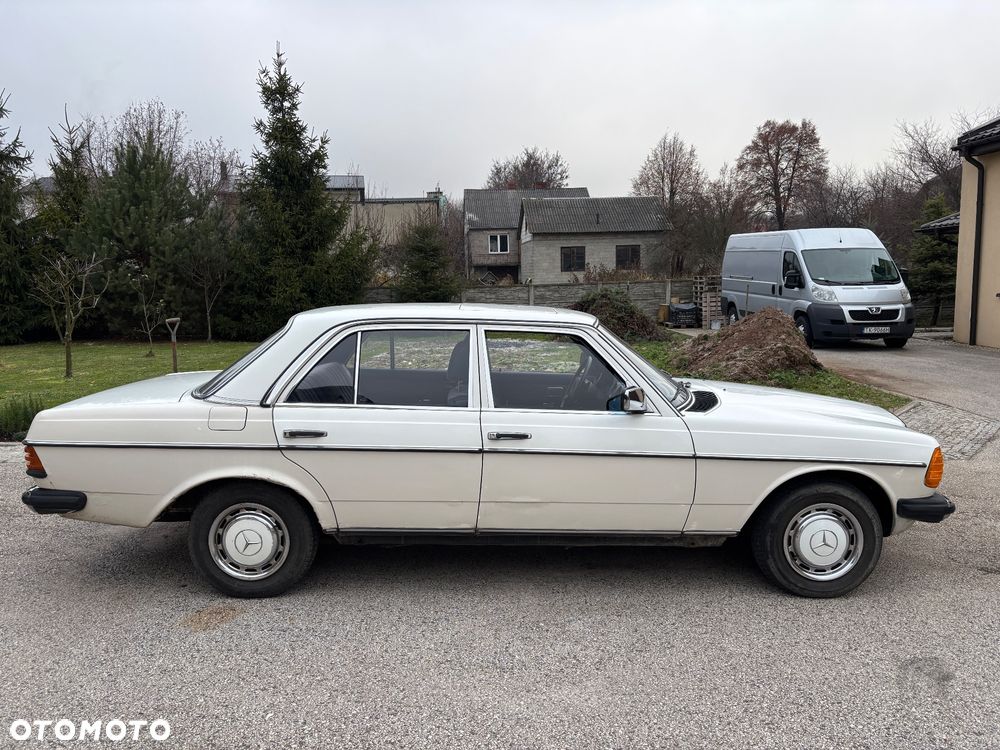 Mercedes-Benz W123 - 4
