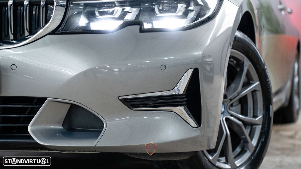 BMW 320 e Touring Line Luxury Auto - 4