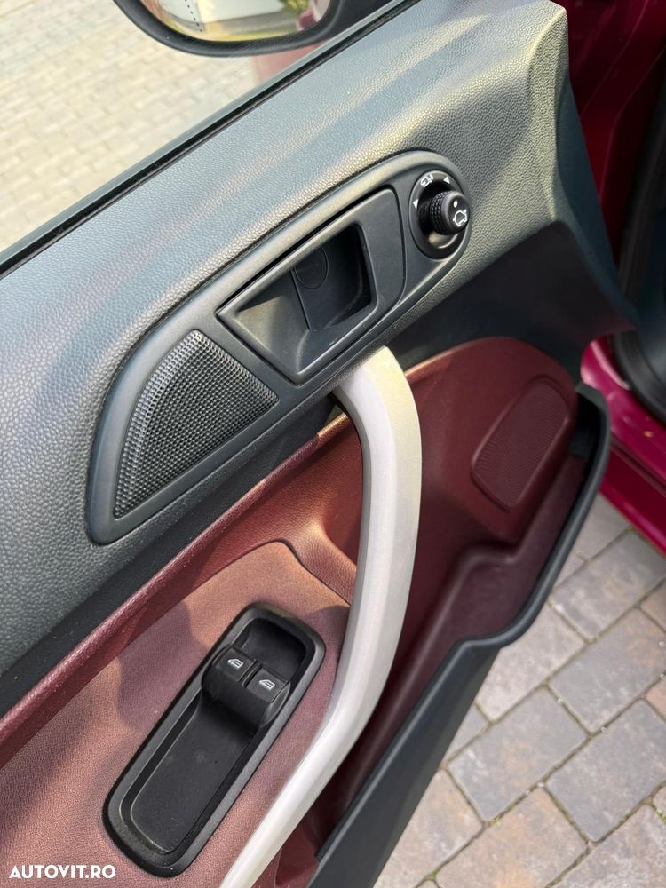 Ford Fiesta 1.6 TDCI DPF Titanium - 14