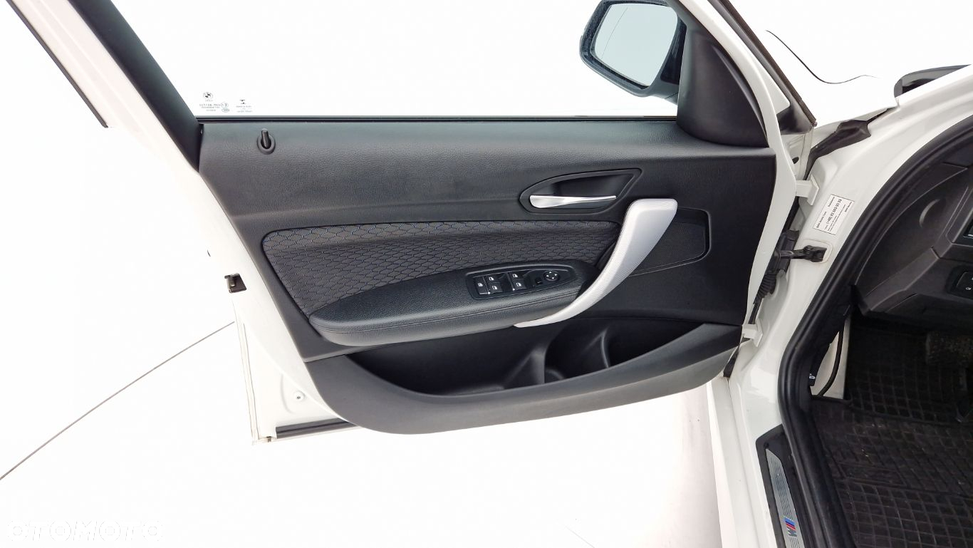 BMW Seria 1 118i - 14