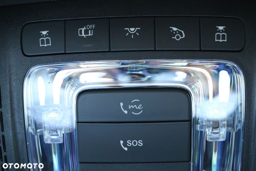 Mercedes-Benz GLA - 25