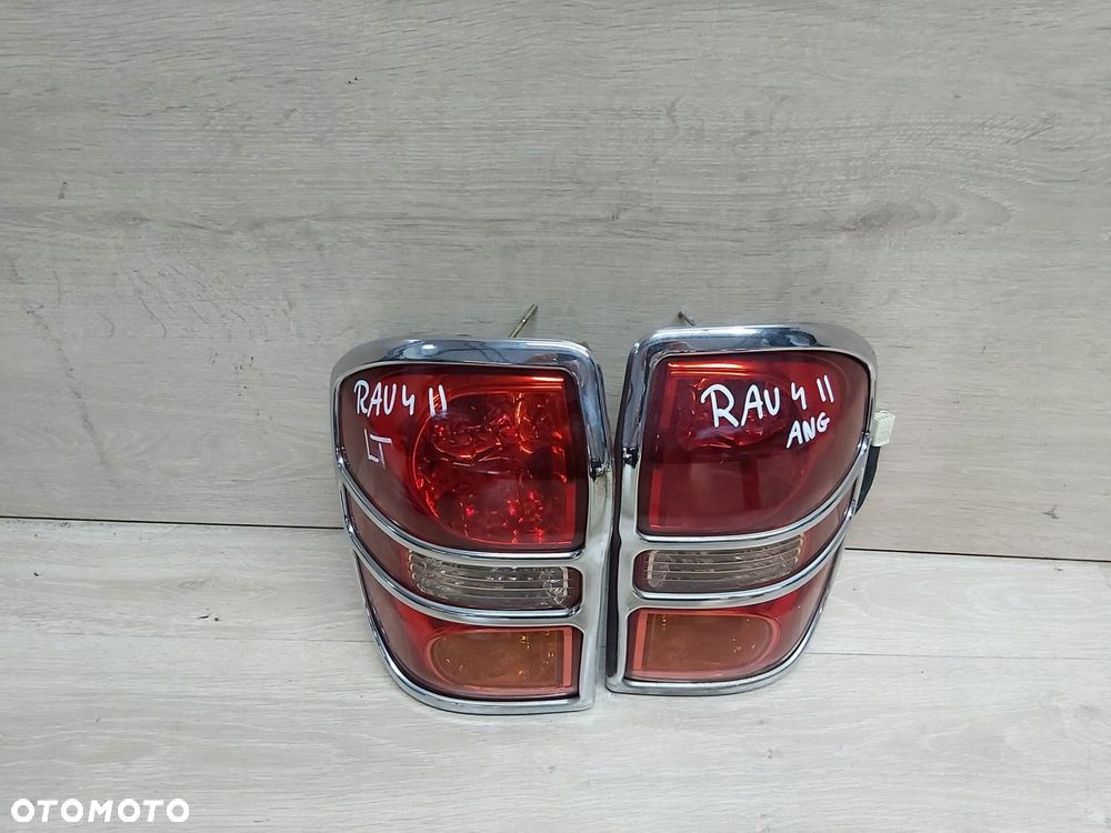 Toyota Rav4 II LIFT lampa tył lewa prawa chrom KOMPLET - 3