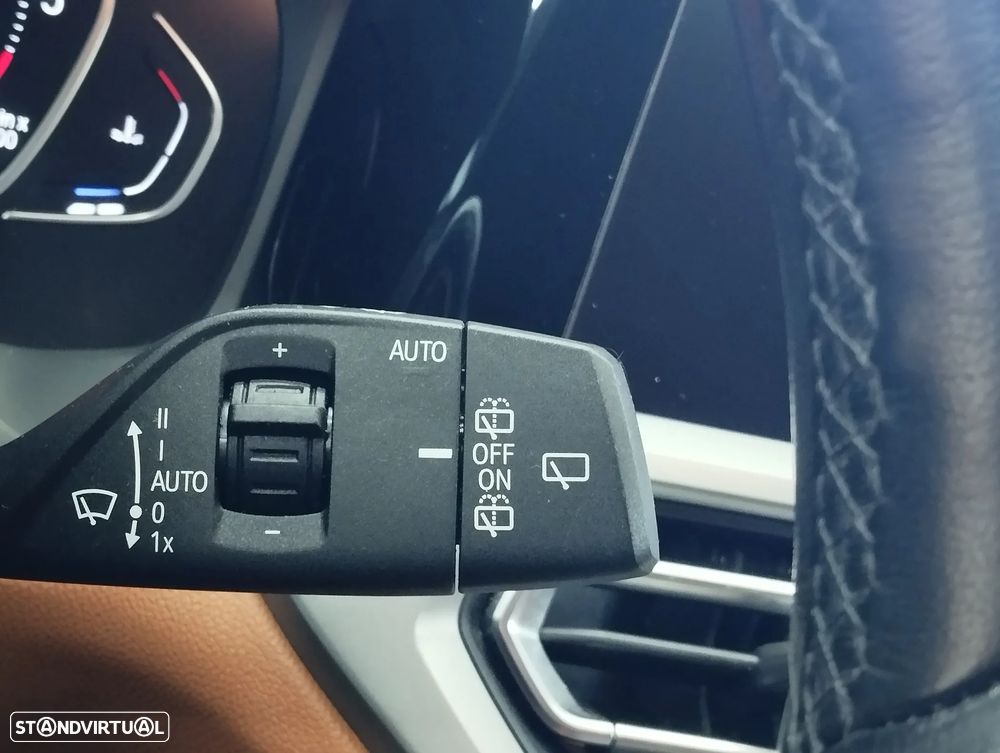 BMW 320 d Auto - 23