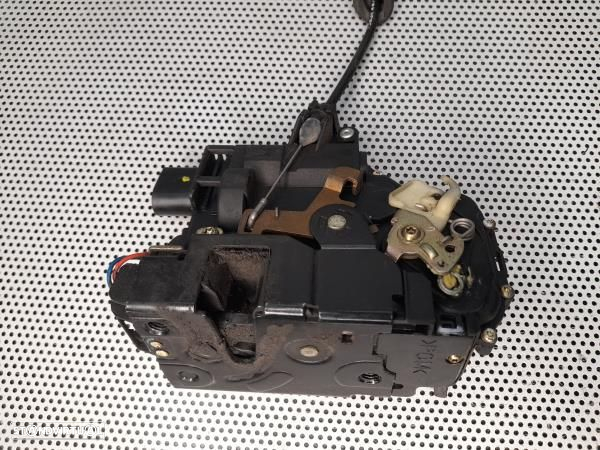 Fecho Porta Frente Dto Volkswagen Golf Iv (1J1) - 5