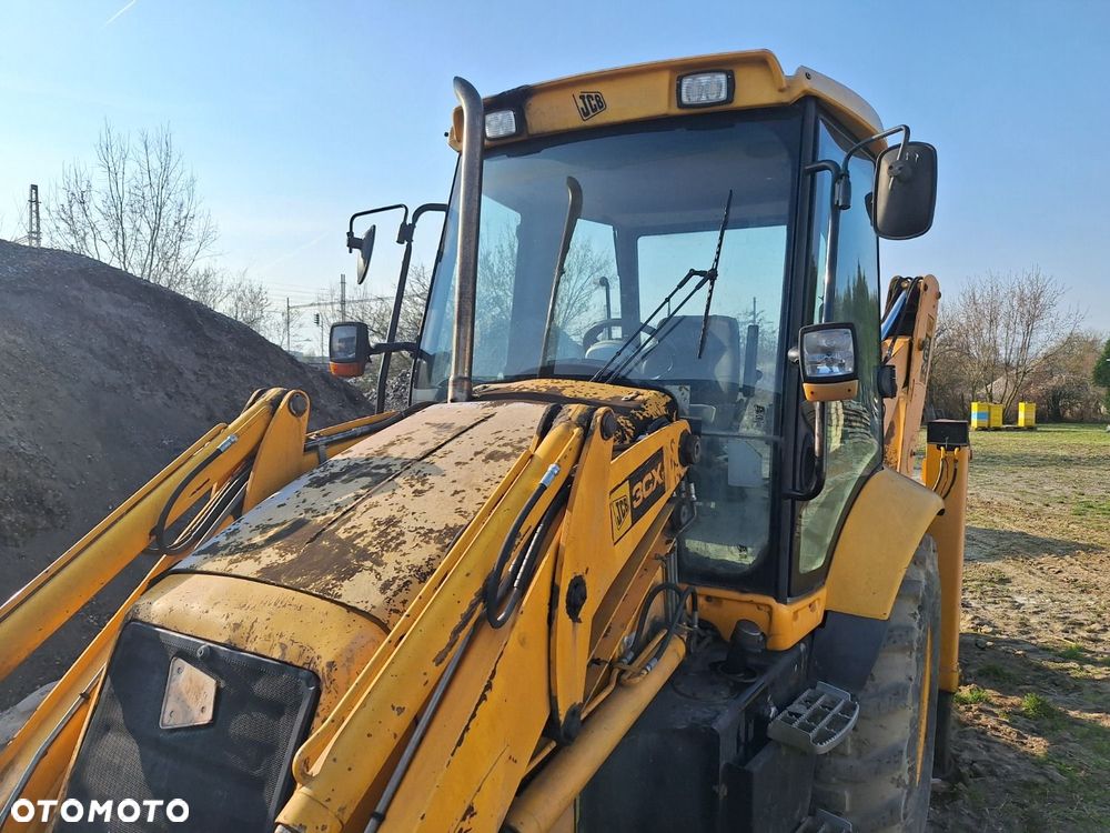 JCB 3Cx 4X4 - 8