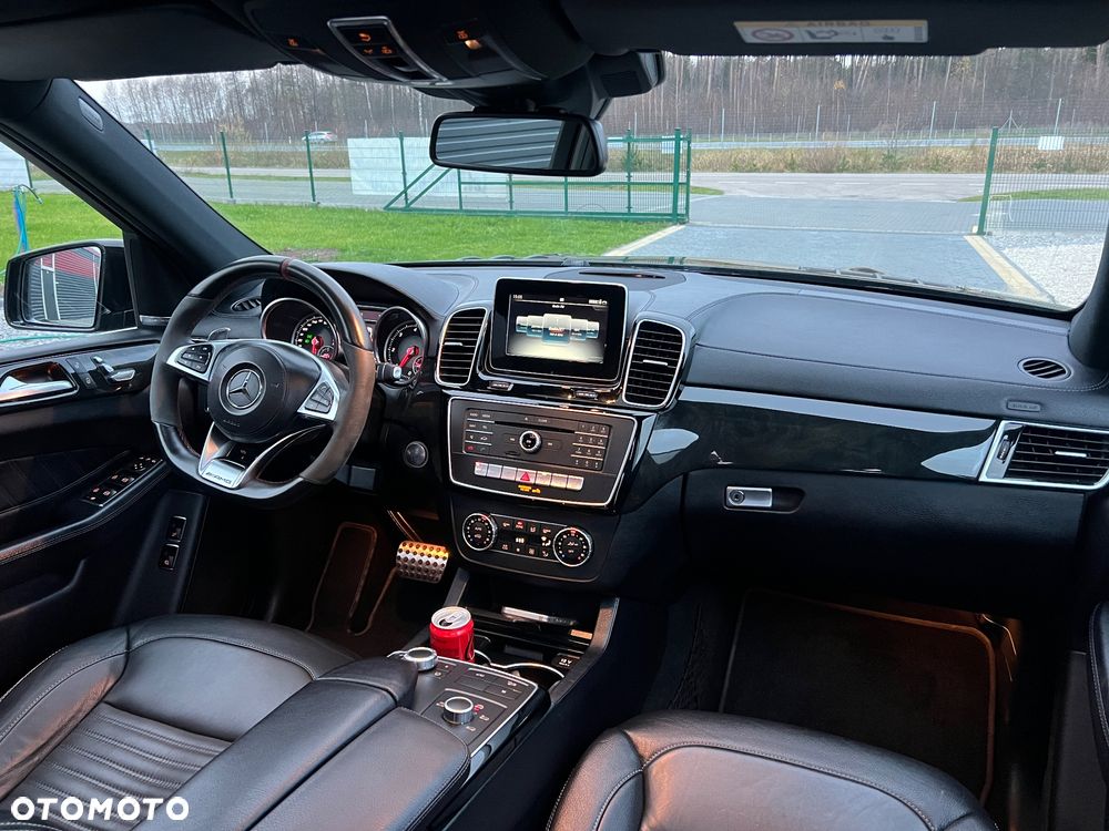 Mercedes-Benz GLS - 29