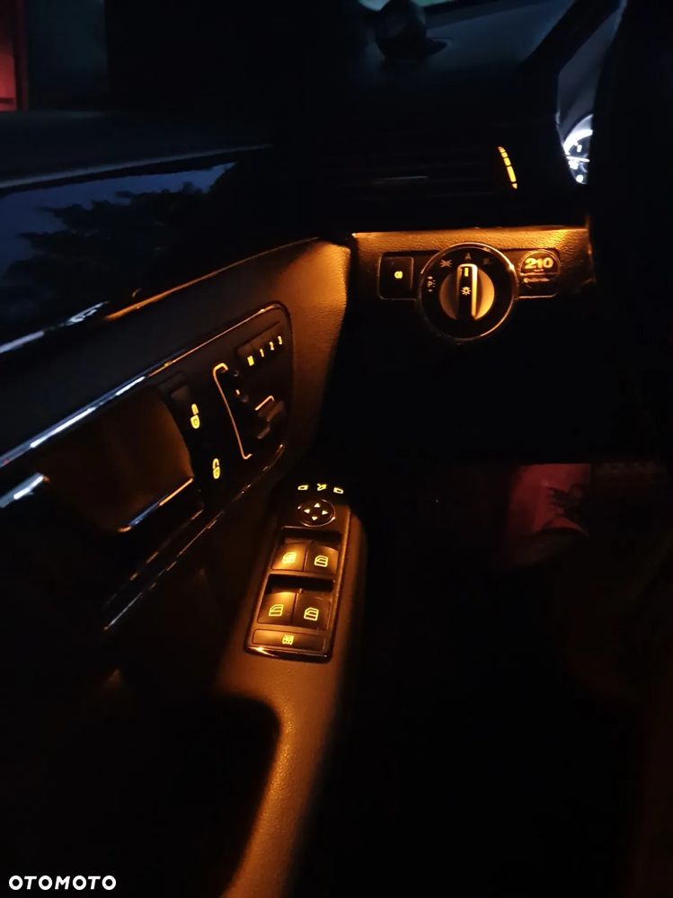 Mercedes-Benz Klasa E 350 CDI DPF 4Matic BlueEFFICIENCY 7G-TRONIC Avantgarde - 34