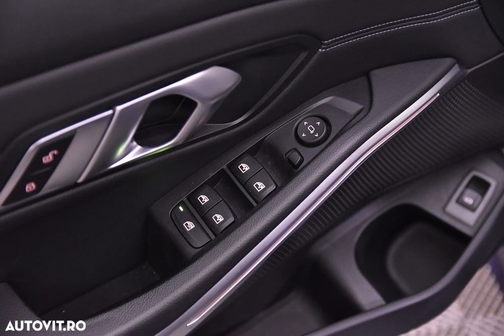 BMW Seria 3 320i AT - 14