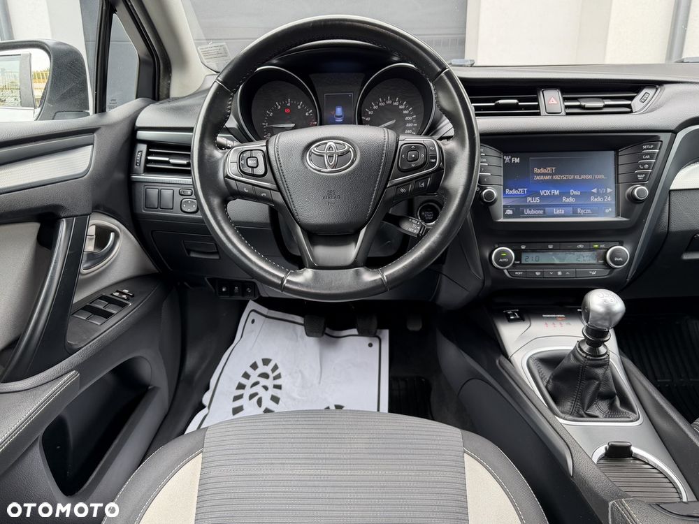 Toyota Avensis Touring Sports 1.8 Business Edition - 6