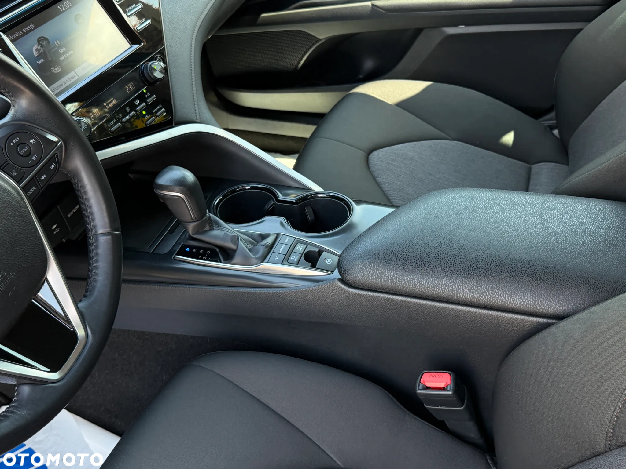 Toyota Camry 2.5 Hybrid Comfort CVT - 20