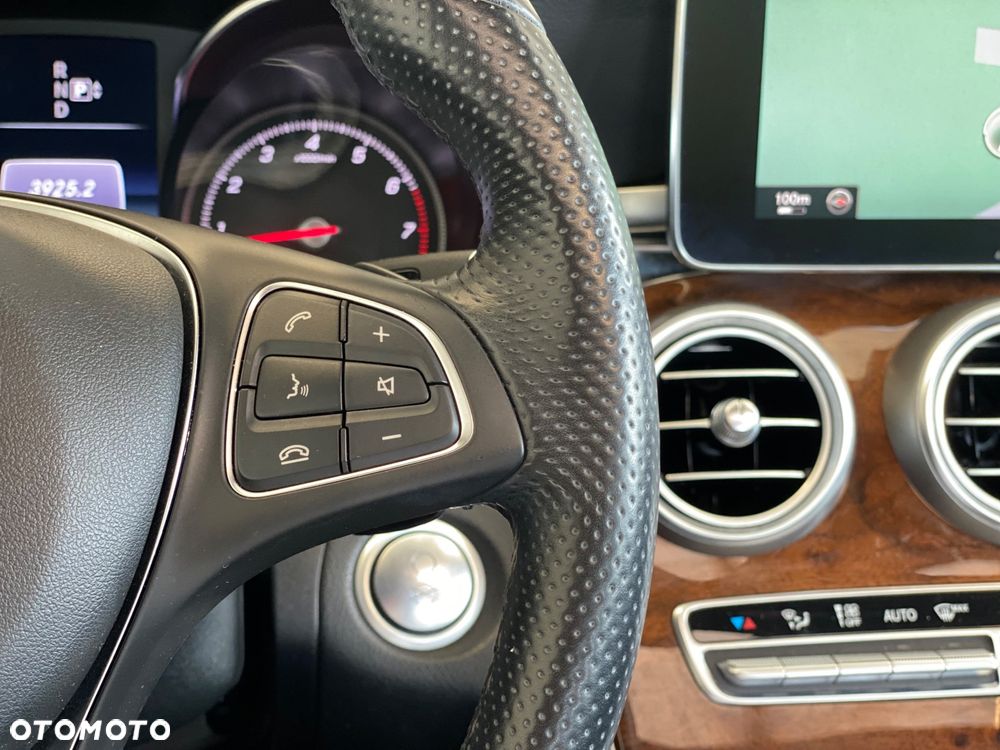Mercedes-Benz Klasa C 400 4Matic 7G-TRONIC AMG Line - 22