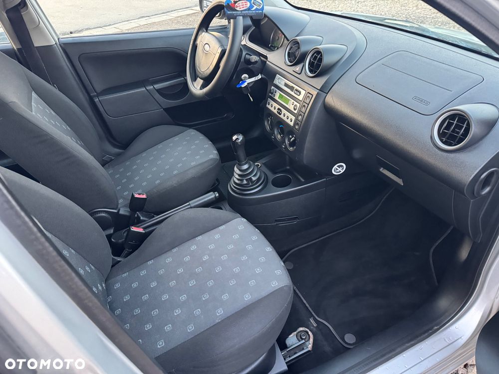 Ford Fiesta - 7
