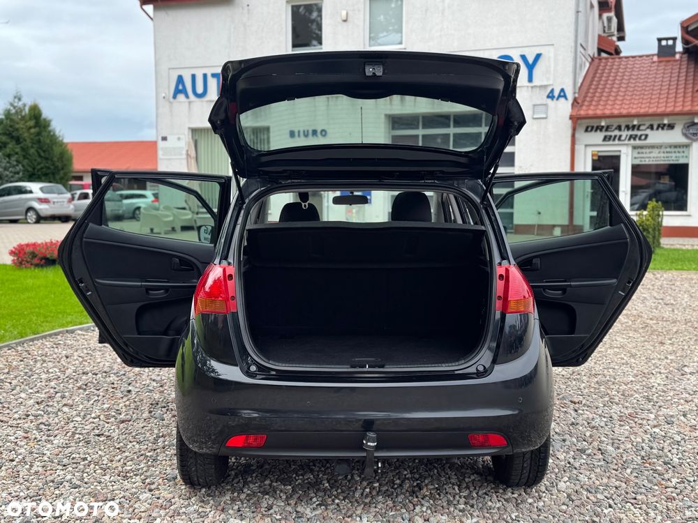 Kia Venga - 38