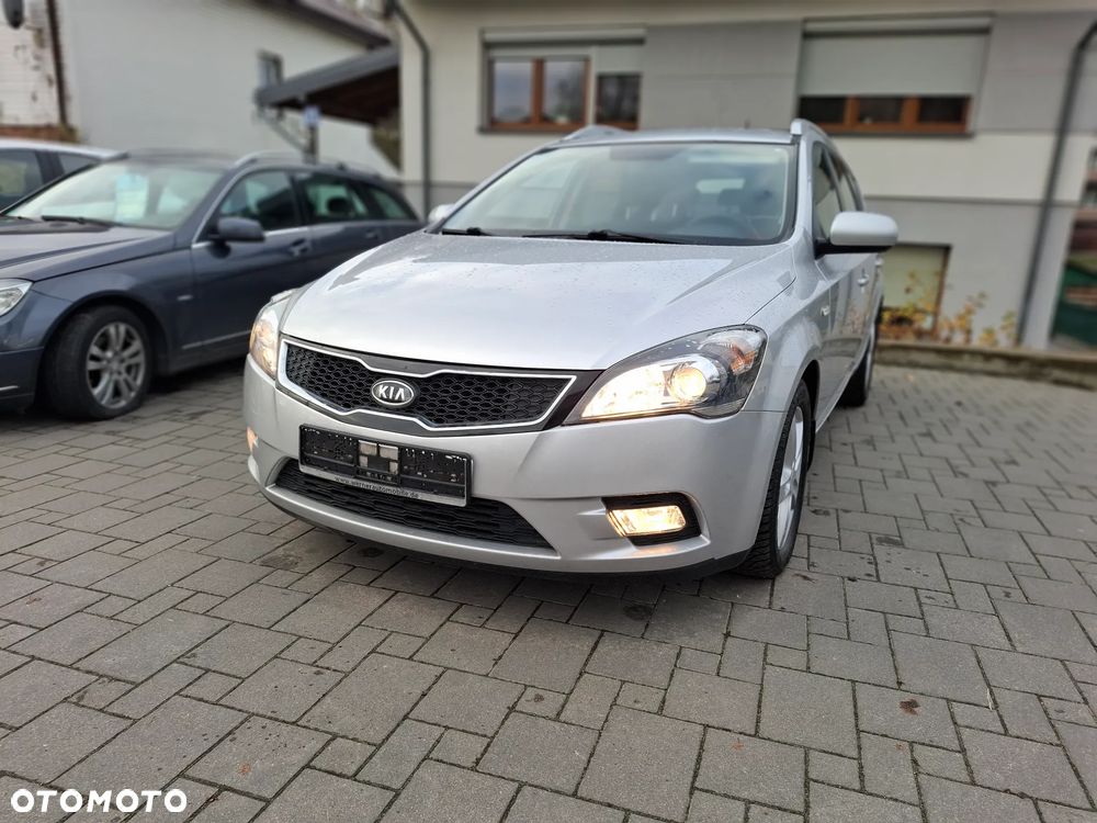 Kia Ceed 1.4 CVVT Dream-Team Edition - 13