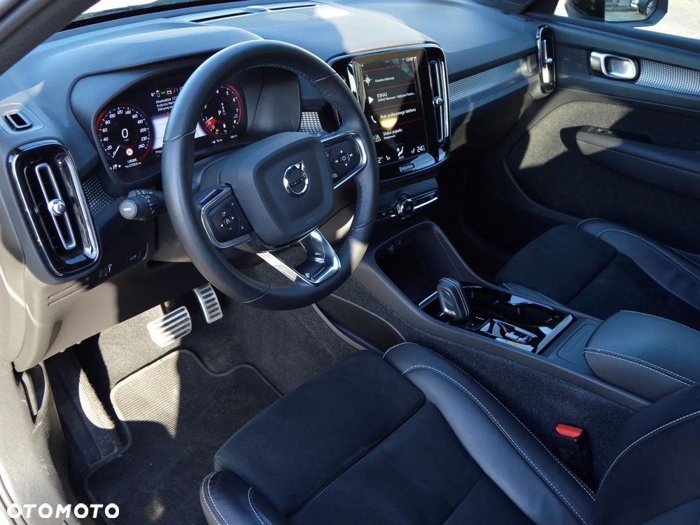 Volvo XC 40 B4 Plus Dark - 6