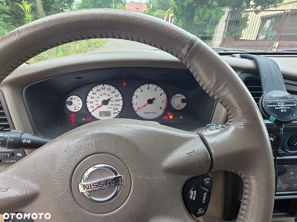 Nissan Pathfinder 3.5 V6 - 12