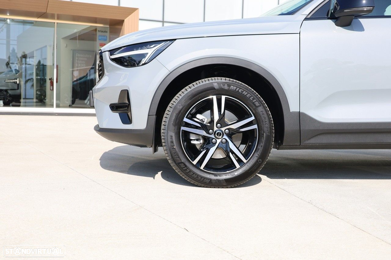 Volvo XC 40 2.0 B3 Plus Dark - 5