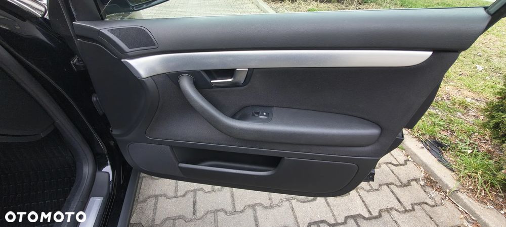 Audi A4 Avant 2.0 T FSI quattro - 15