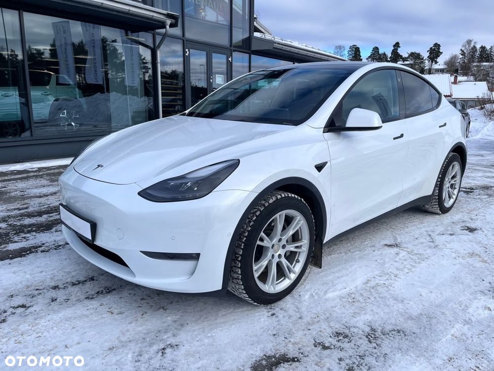 Tesla Model Y Long Range Dual Motor AWD - 1