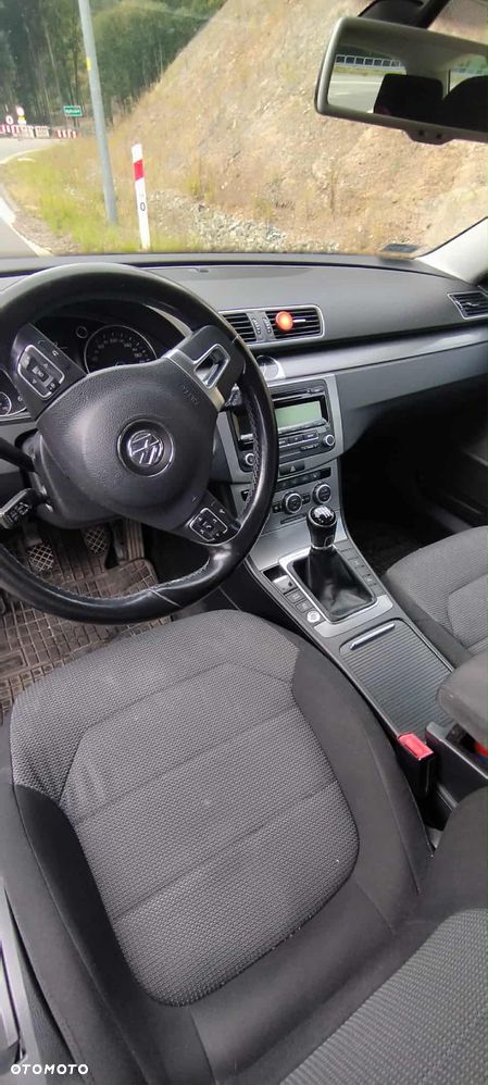 Volkswagen Passat 2.0 TDI Comfortline - 9