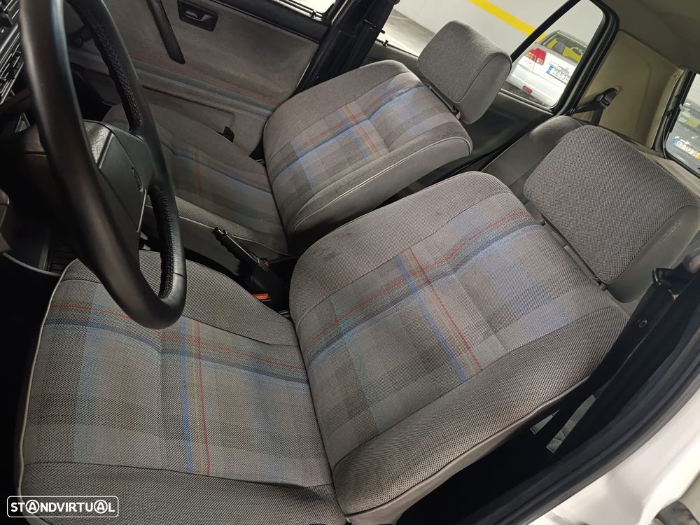VW Golf 1.3 GL - 16