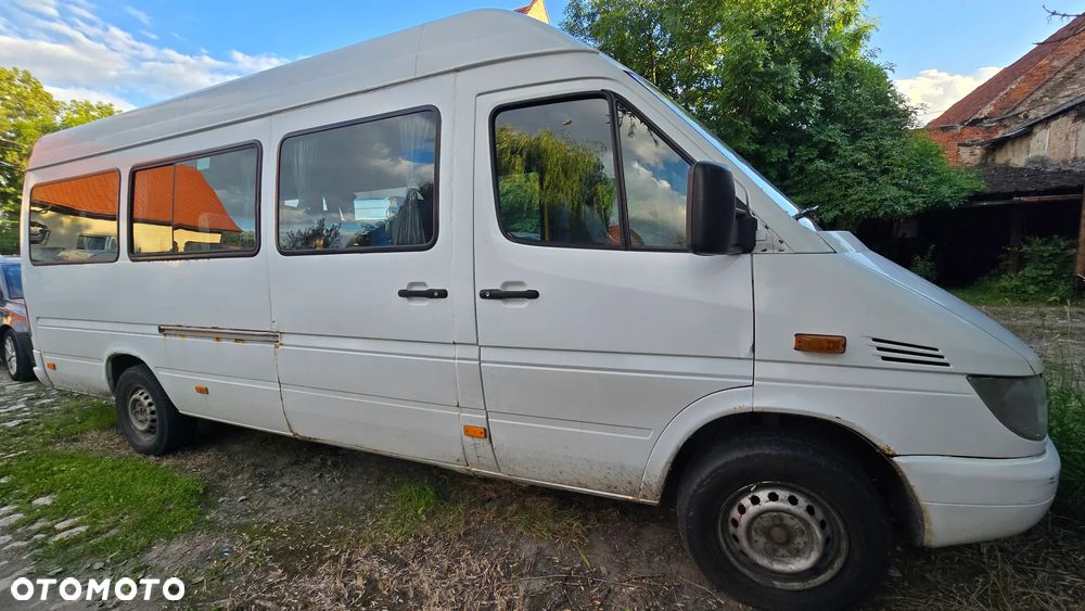 Mercedes-Benz Sprinter - 2