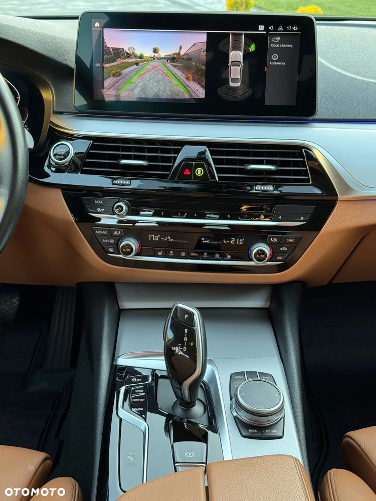 BMW Seria 5 520d xDrive - 26