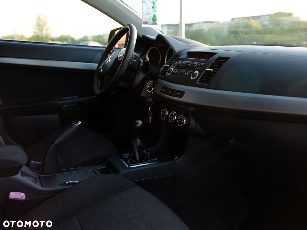 Mitsubishi Lancer 1.8 Invite - 18