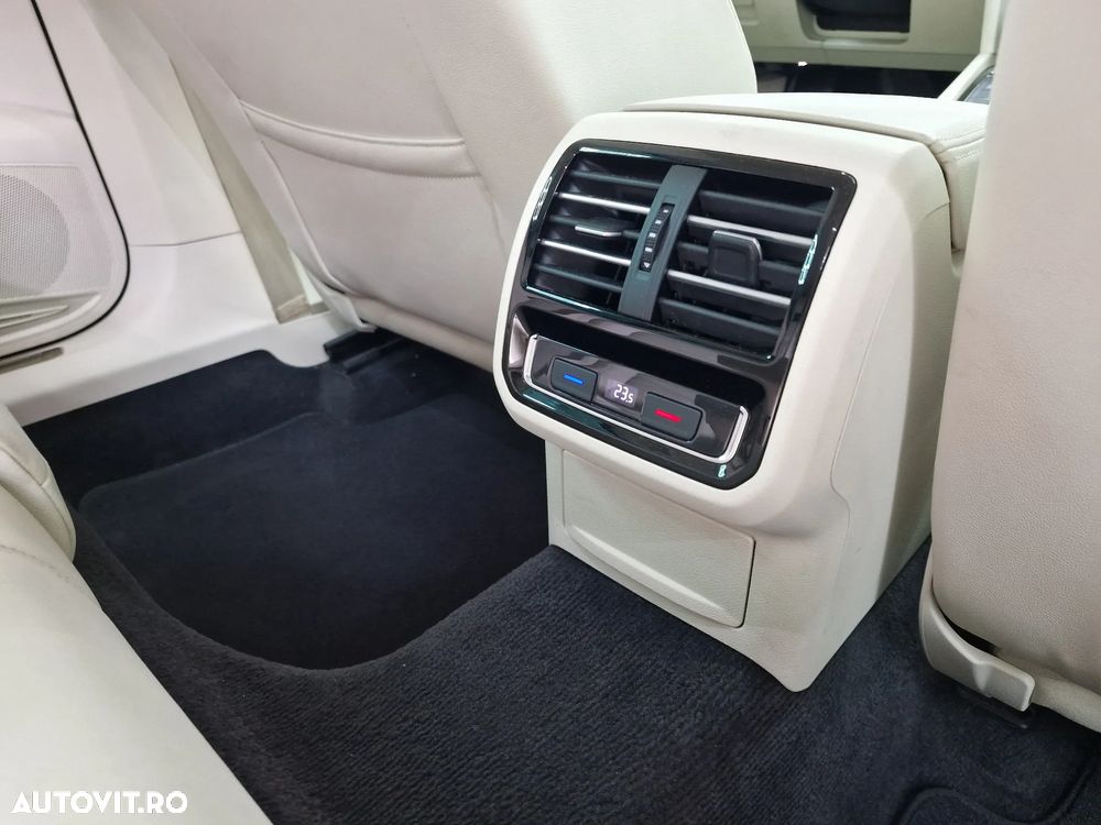 Volkswagen Passat 2.0 TDI SCR 4Motion DSG Highline - 19