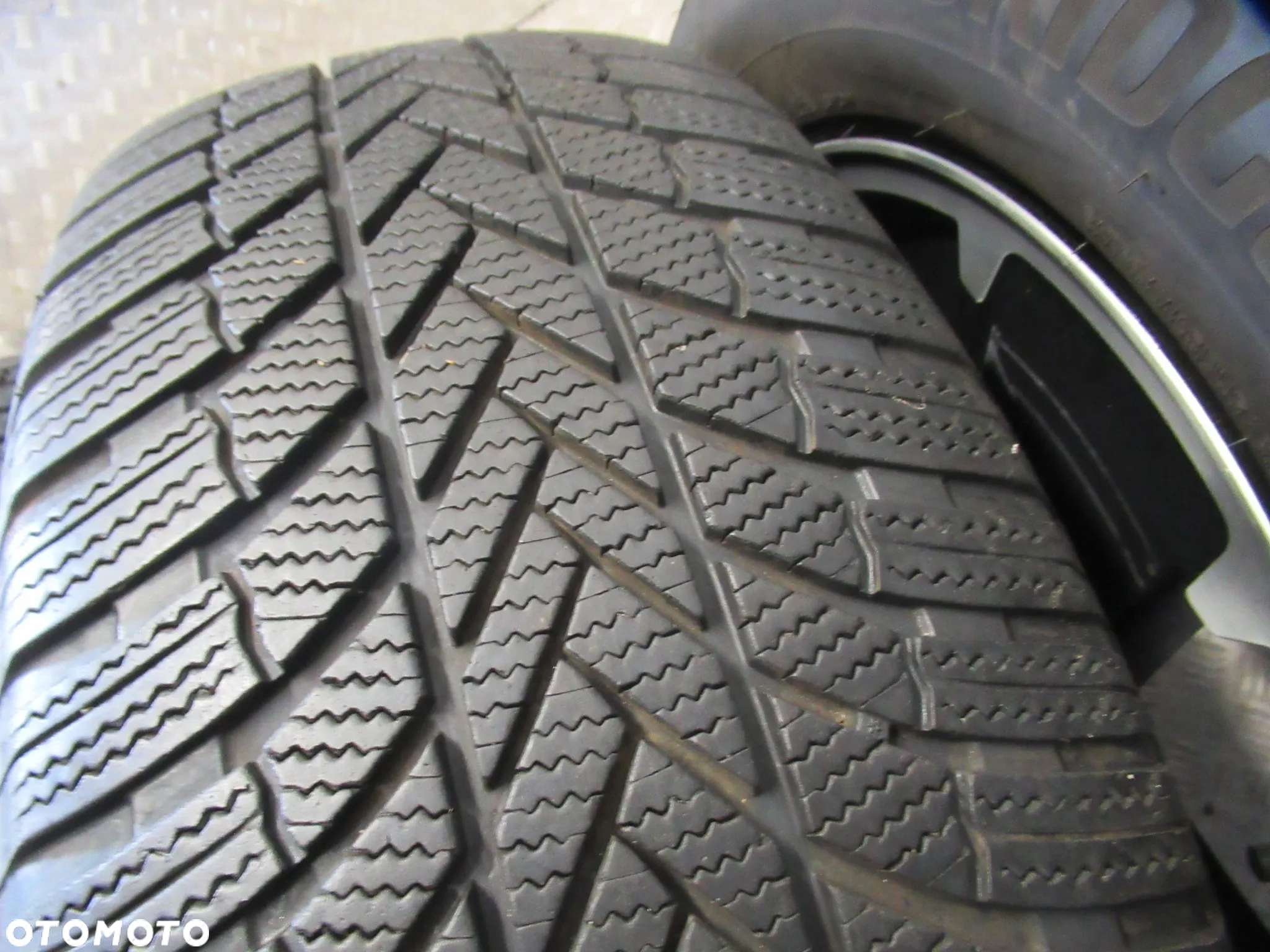 Koła Jeep Wrangler Gladiator Grand Cherokee 7,5Jx18 et44,5 5x127 - 16