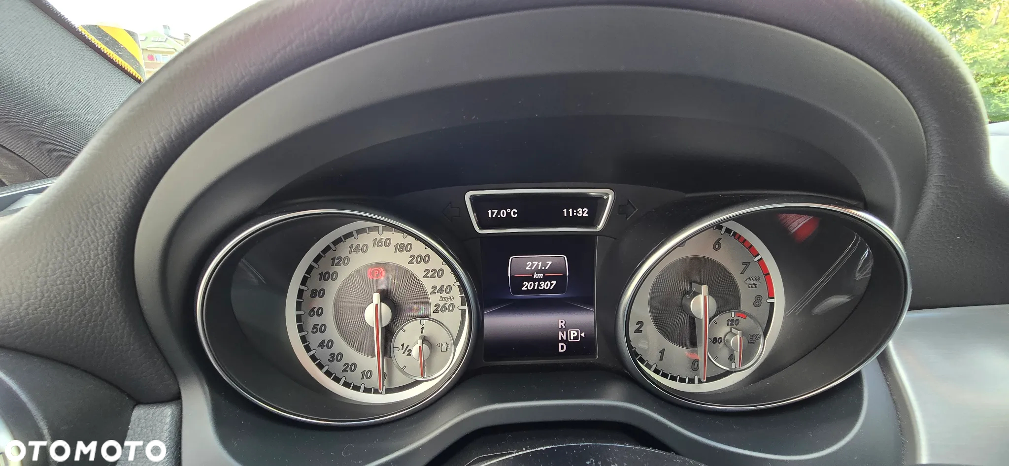 Mercedes-Benz GLA - 9