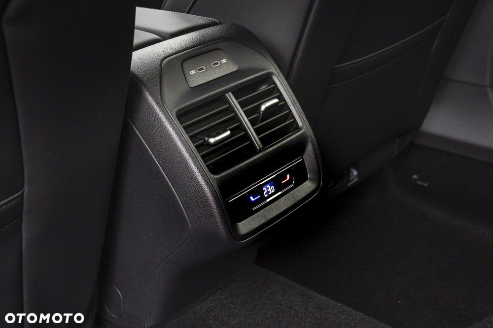 Volkswagen Passat Variant - 22