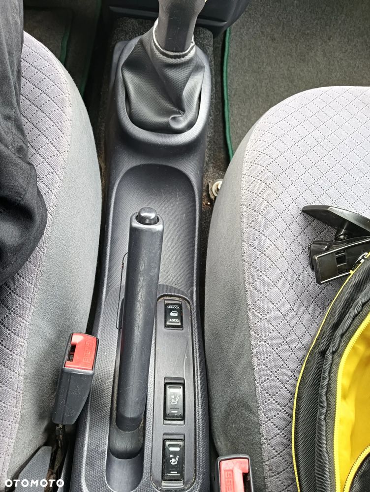Nissan Micra - 4
