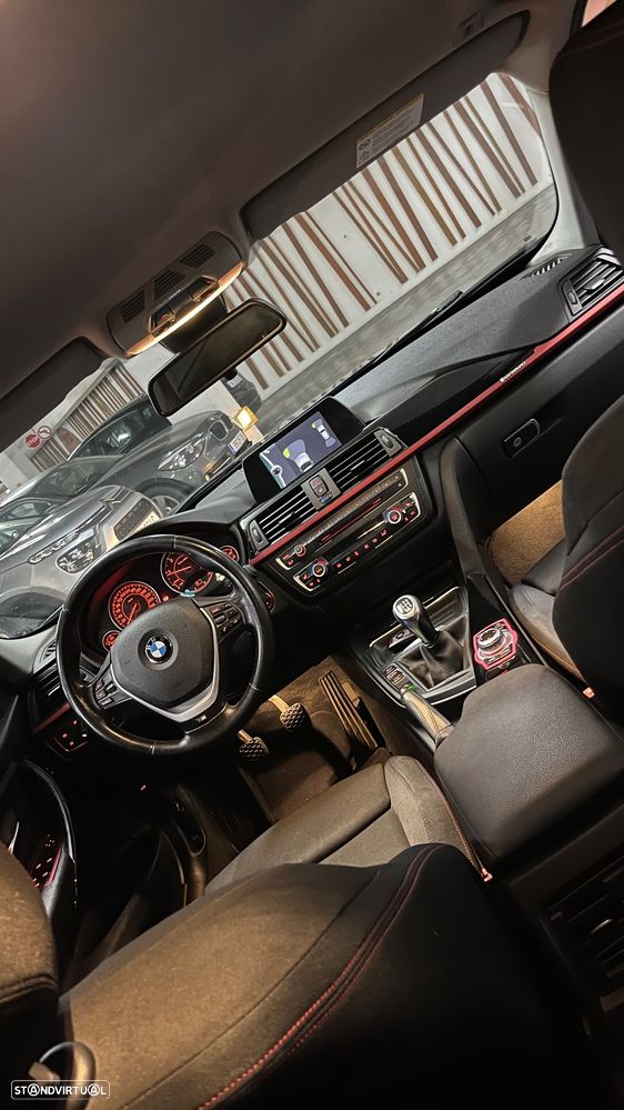 BMW 318 d Pack M - 12