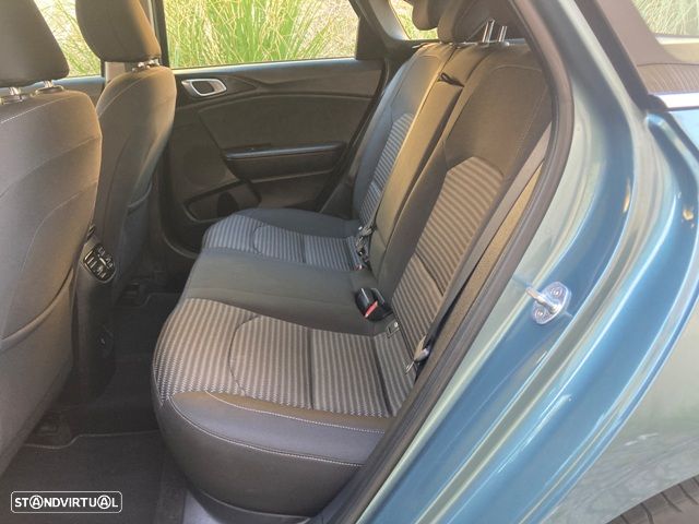 Kia Ceed 1.6 CRDi ECO-Dynamics+ (48V Mild-Hybrid) Platinum Edition - 35