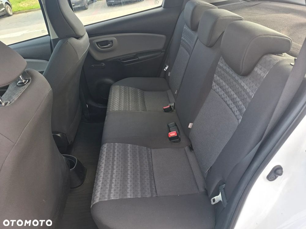 Toyota Yaris - 10