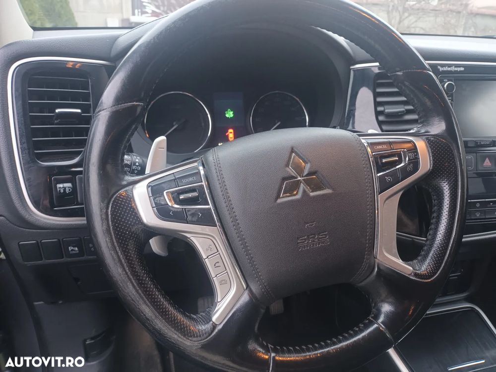 Mitsubishi Outlander 2.0 4WD CVT Plus - 7