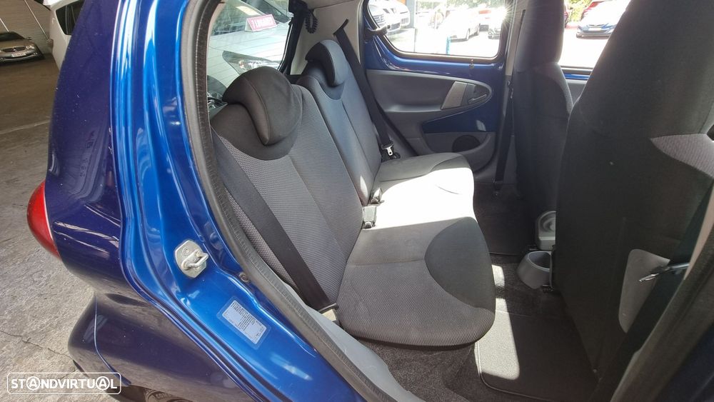 Toyota Aygo 1.0 + AC - 5